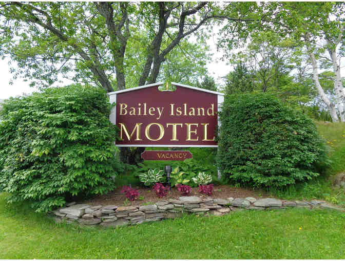 Overnight Stay at the Bailey Island Motel