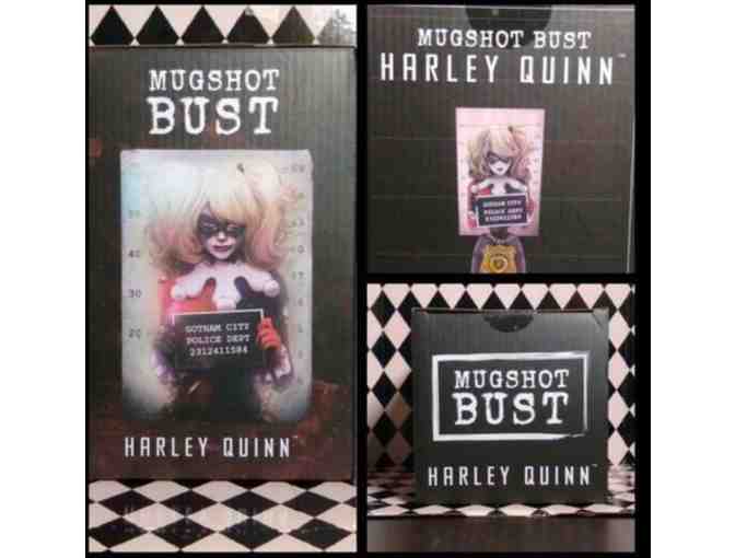 Cryptozoic DC Comics Harley Quinn Mugshot Bust