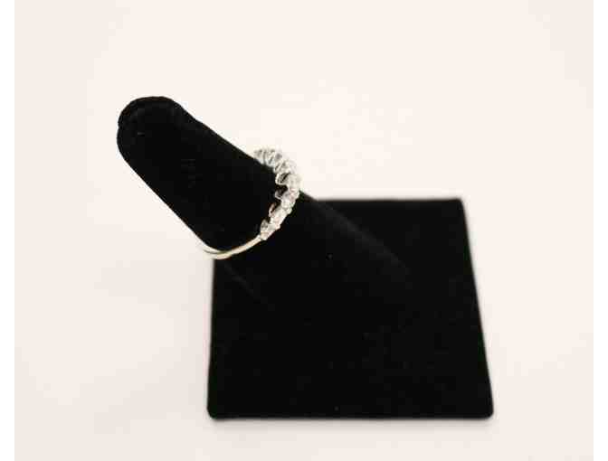 White Gold 18K Gregg Ruth Ring with 8 White Diamonds - Size 6.5