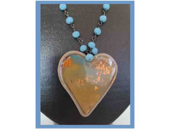 'Corazon' with blue glass beads