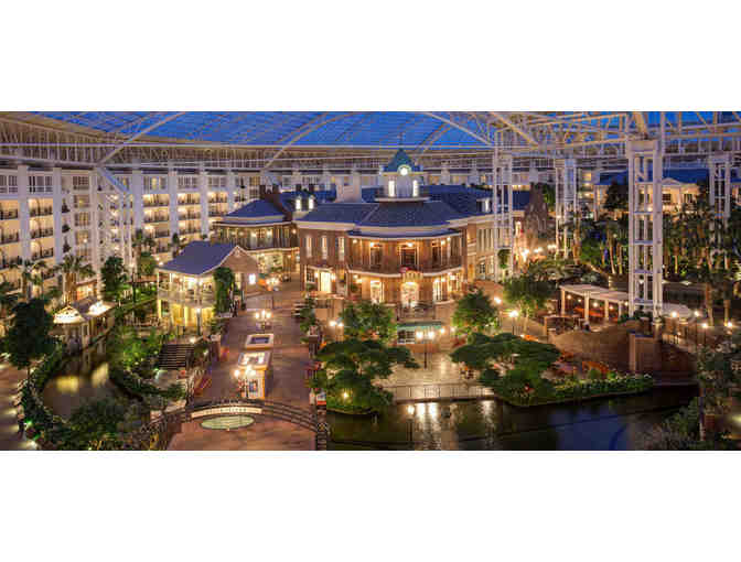 Fabulous Gaylord Opryland Staycation with VIP Grand Old Opry Tickets!