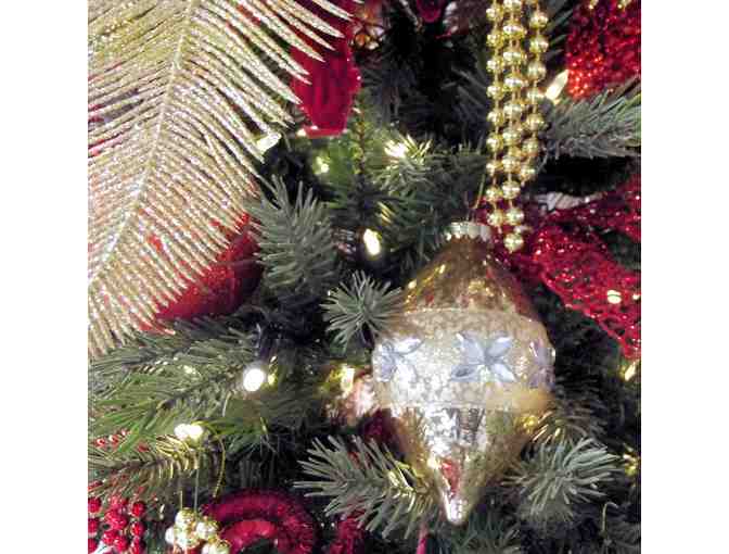 'Royal Christmas' Christmas Tree, Red and Gold, Traditional