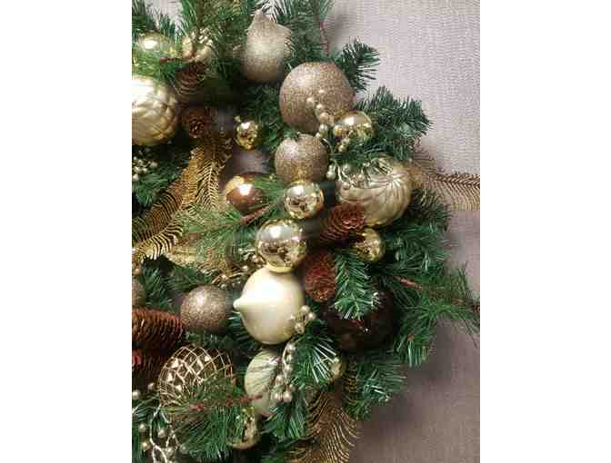 Glistening Gold Christmas Wreath