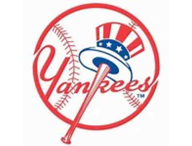 Chicago White Socks @ NY YANKEES - August 29th w/ Ford Field MVP Club Access