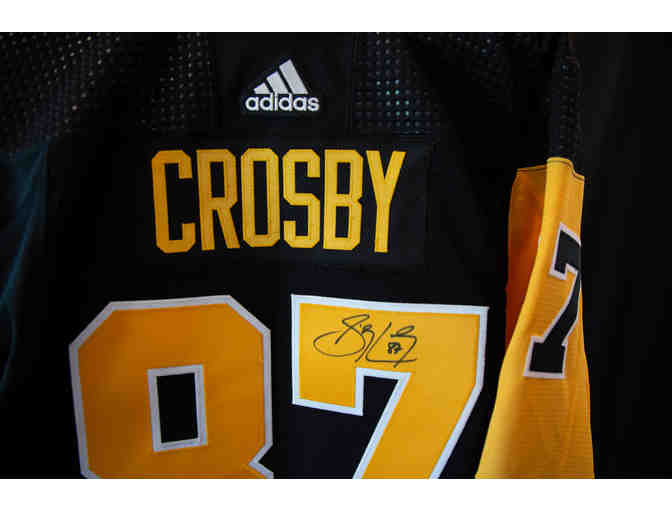 Autographed Sidney Crosby Jersey! - Photo 2
