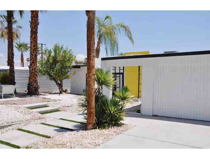 2 nights** Mid-Century Getaway in Palm Springs! - Photo 2