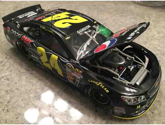 Jeff Gordon 2014 Pepsi Max Autographed 1:24 Scale Color Chrome Die-cast Chevy SS Collectible Racing
