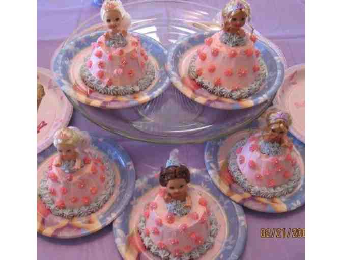 Mini Princess Cake Decorating