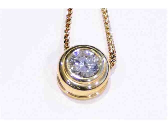 STUNNING 1.0 carat diamond solitaire 18K gold necklace