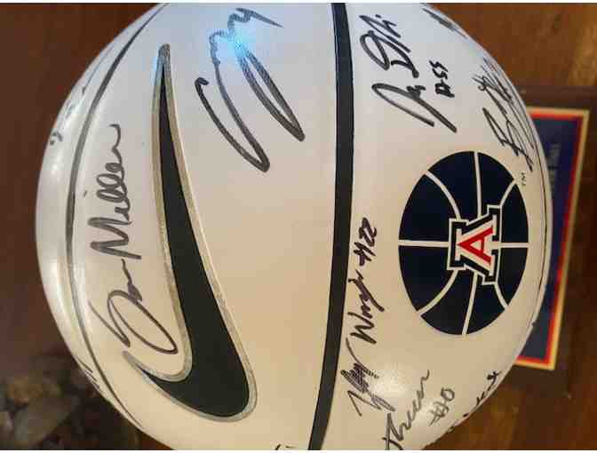 ARIZONA WILDCATS signed basketball by HEAD COACH SEAN MILLER and 2019-2020 team - Photo 5