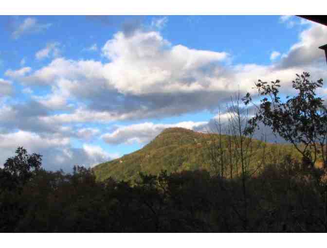 Relax in a Lake House in the Carolina Mountains