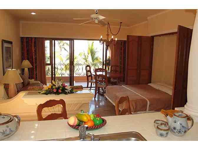 7-Night Resort Condo in Mazatlan, Mexico (set 2)