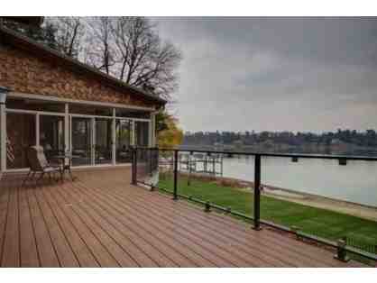 Chef Prepared Dinner for 6 at Private Residence on Spring Lake with Luxury Pontoon Cruise