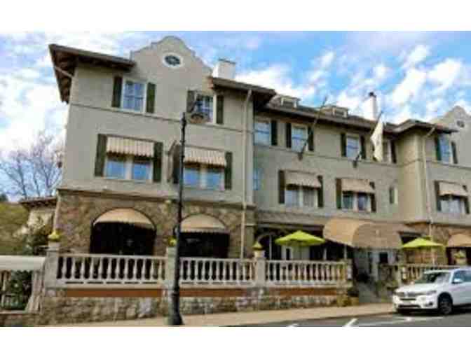 Stephen Taylor Portrait + Hotel Stay