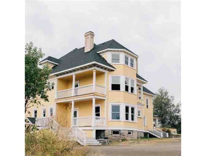 Ski & Stay: A Mansion Escape