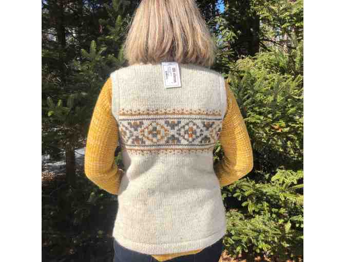 Sherpa Women's Handknit zipper front sweater vest size M