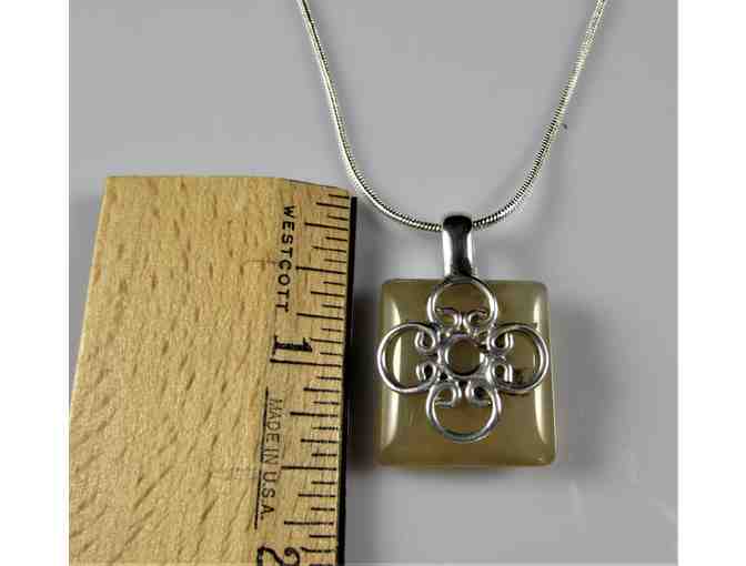 Beautiful Agate in Sterling Silver Necklace