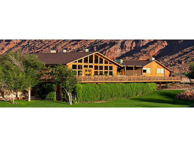 RED CLIFFS LODGE: 1 Night in a Suite for Two