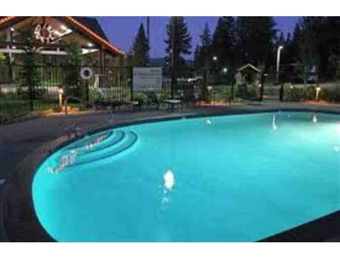 5215 - Amtrak SF and Hampton Inn, Truckee - Round Trip Train Fare & Two Nights for Two