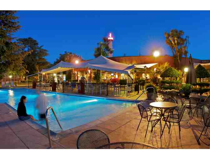 Two Nights for Two in a Suite, Flamingo Conference Resort & Spa, Santa Rosa