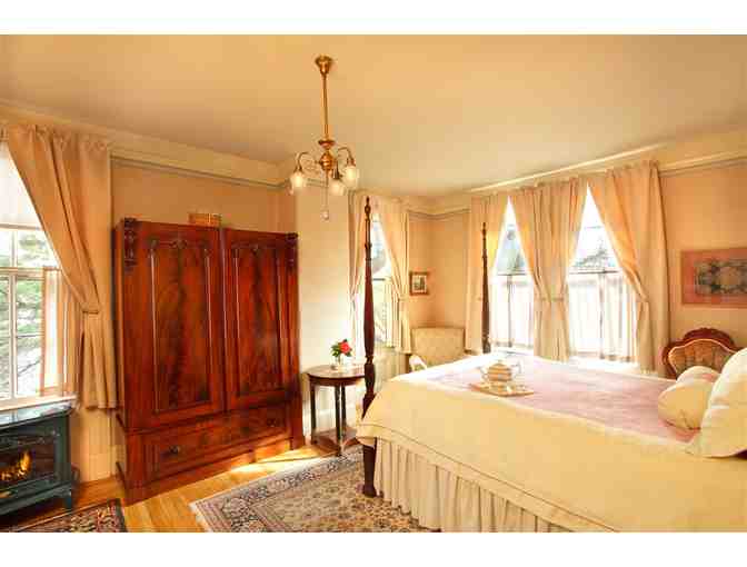 Two Nights for Two Mid-Week and More, Camellia Inn, Healdsburg