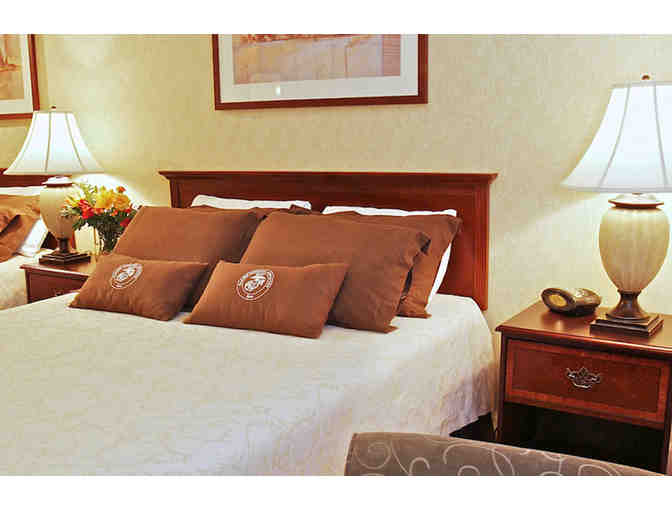 Two Nights Mid-Week for 2 and wines - Marines Memorial Club, San Francisco