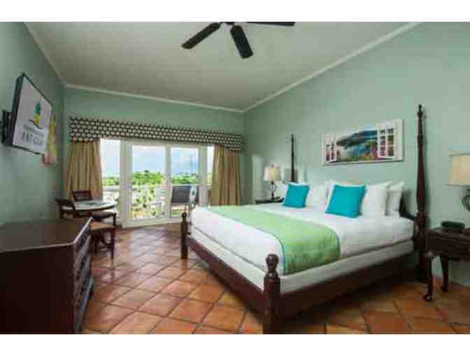 7 Nights Oceanview Rooms, Pineapple Beach Club