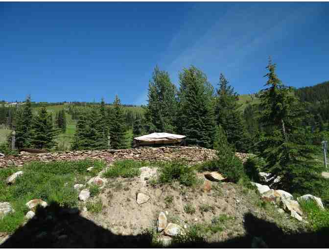 Weekend Luxury Condo @ Schweitzer with 8 lift tickets