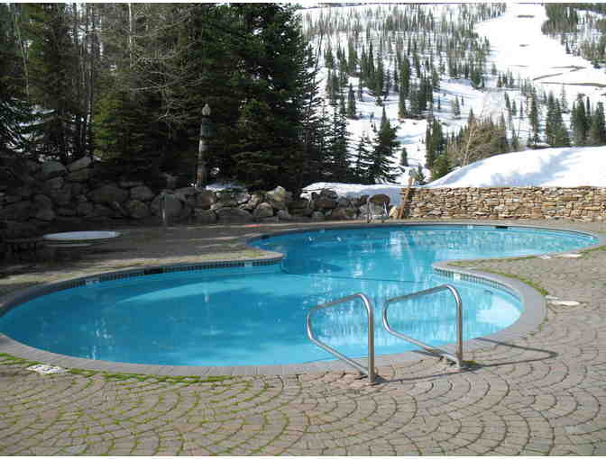 Weekend Luxury Condo @ Schweitzer with 8 lift tickets