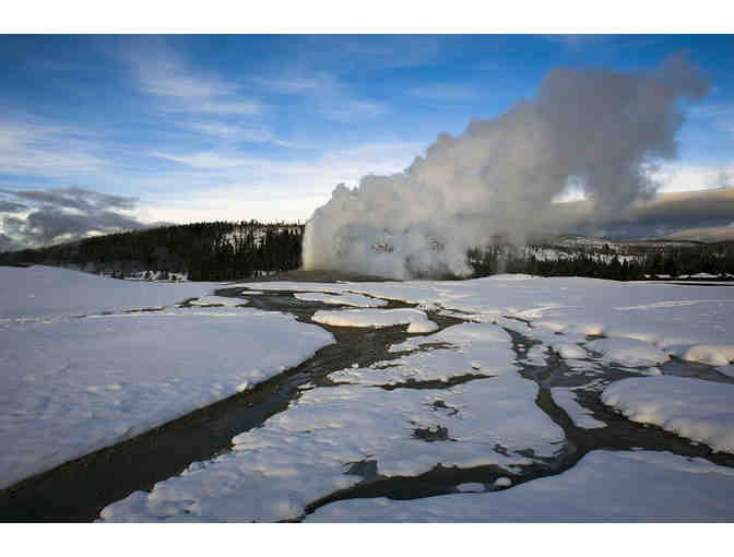 Yellowstone Old Faithful Snowmobile or Snowcoach Tour for 2 people