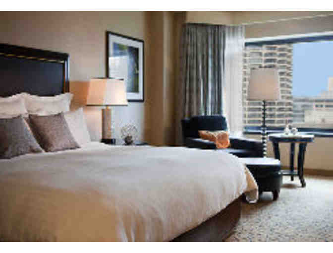 RENAISSANCE CHIGAGO DOWNTOWN HOTEL - TWO NIGHT STAY WITH BREAKFAST FOR TWO