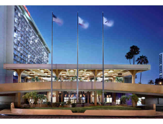 LAX MARRIOTT - PRIVATE MULTI-COURSE DINNER FOR 8 PEOPLE W/ WINE PAIRINGS