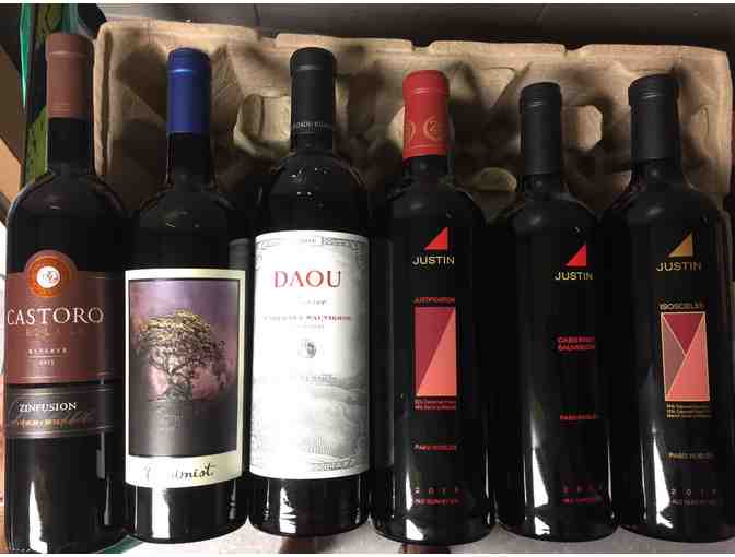 PASO ROBLES PACKAGE - ONE NIGHT STAY, WINE BASKET & VIP TASTINGS/ TOURS AT 2 WINERIES