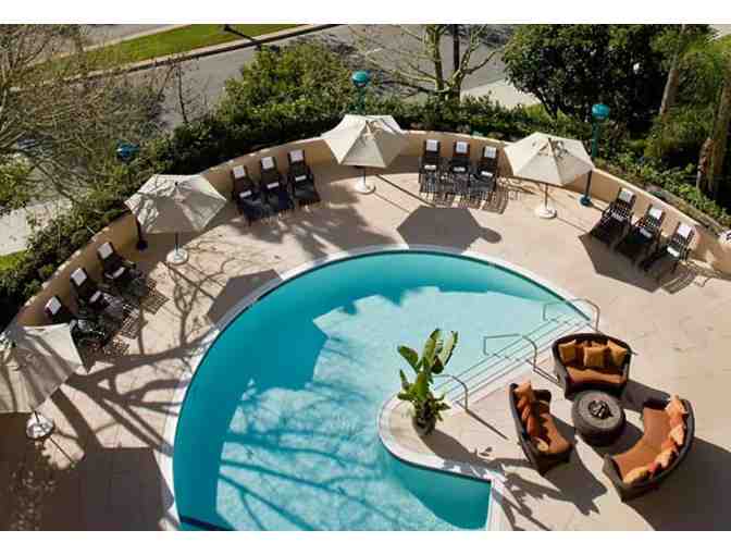 NEWPORT BEACH MARRIOTT BAYVIEW - 1 NIGHT WEEKEND STAY W/ BREAKFAST FOR 2 AND SELF-PARKING
