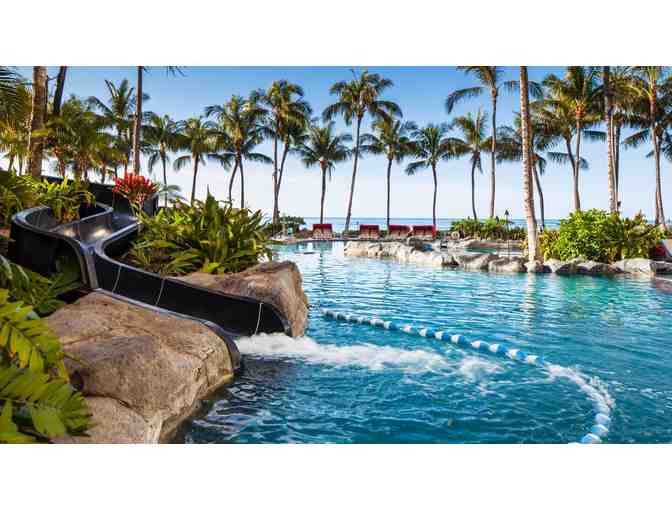 SHERATON WAIKIKI - THREE NIGHT STAY W/ OCEAN FRONT W/ SELF-PARKING AND RESORT FEES