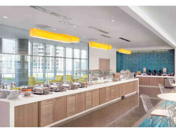 RESIDENCE INN & SPRINGHILL SUITES SAN DIEGO DOWNTOWN BAYFRONT - 1 NIGHT STAY W/ BREAKFAST