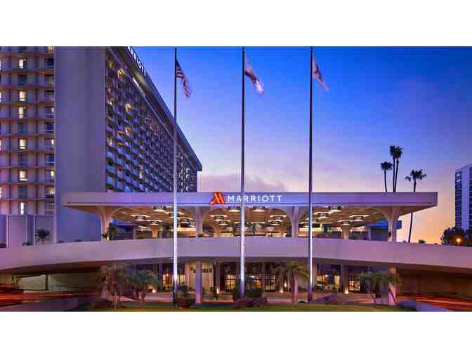 RED ROSE TOUR PACKAGE - W/ 3 NIGHTS AT LAX MARRIOTT & (2) GRANDSTAND SEATS AT ROSE PARADE