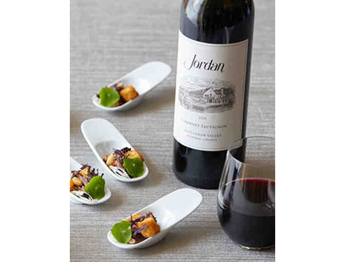 SONOMA EXPERIENCE - ONE NIGHT STAY AT JORDAN WINERY, TASTING AT 2 WINERIES & 7 BOTTLES