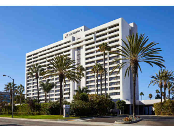 TORRANCE MARRIOTT REDONDO BCH - PRIVATE CHEF'S DINNER FOR 6 W/ 1 NIGHT STAY