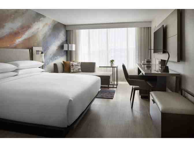 TORRANCE MARRIOTT REDONDO BCH - PRIVATE CHEF'S DINNER FOR 6 W/ 1 NIGHT STAY