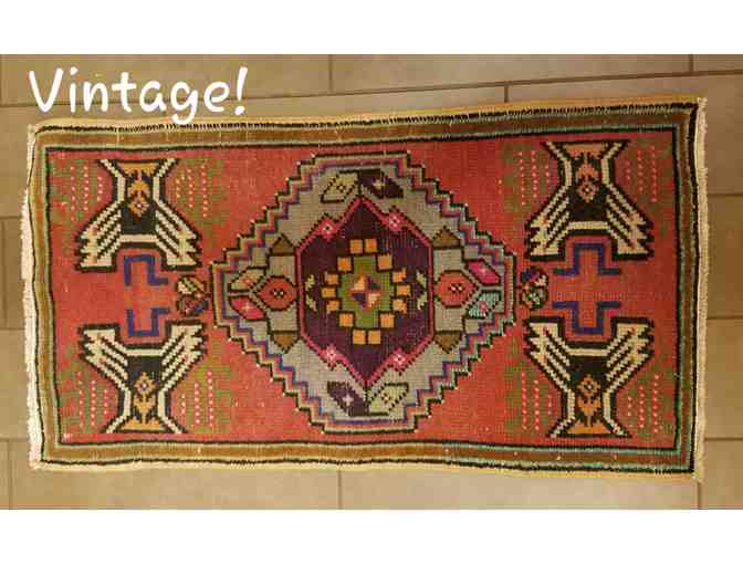 Vintage Hand Knotted Turkish rug - Photo 1