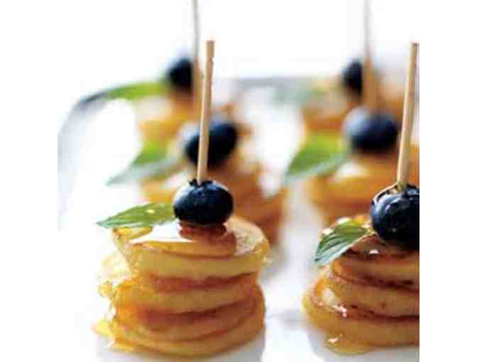 Private Brunch and mimosa bar for 6-8 in your home.