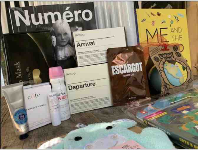 2C Class Basket - Glamorous Air Travel