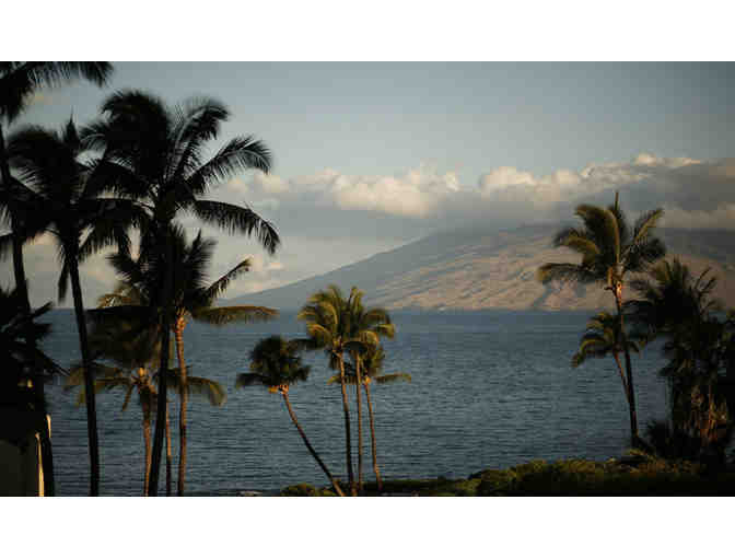 7-Nights, 2-bedroom suite in Hawaii and Airfare for 4 guests