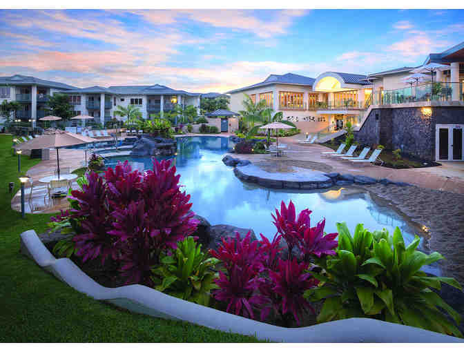 7-Nights, 2-bedroom suite in Hawaii and Airfare for 4 guests