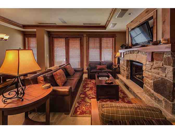 5 Nights (Available Winter Break!) Slopeside, 3BR/3BA Northstar Village Residence