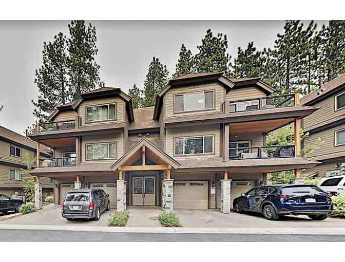 South Tahoe House - steps from Heavenly Village and Beach