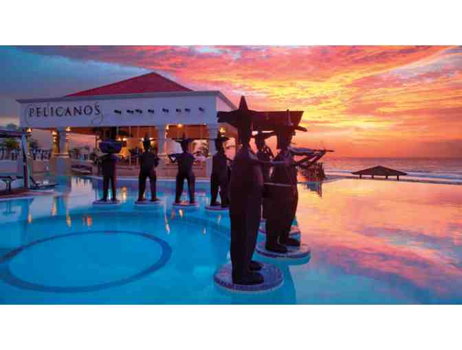 Cancun Resort 4-Night Stay Hyatt Zilara or Hyatt Ziva  with Airfare for 2