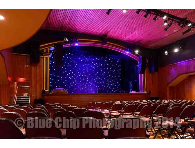 Night out on Front St.