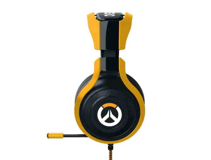Overwatch Collector's Edition for PC & Overwatch Razor Mano'war Tournament Edition Headset